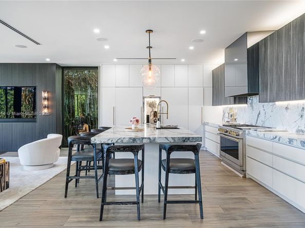 450 W 62nd St, Miami Beach FL 33140