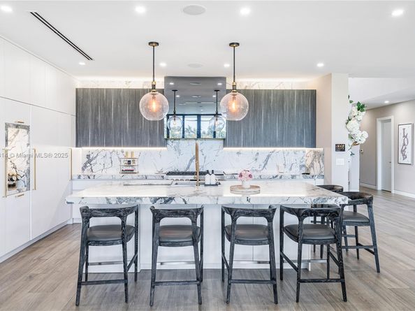 450 W 62nd St, Miami Beach FL 33140