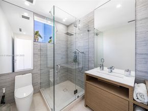 450 W 62nd St, Miami Beach FL 33140
