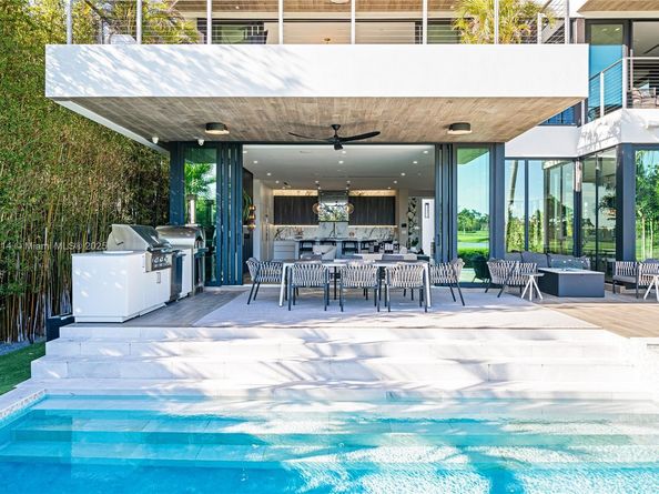 450 W 62nd St, Miami Beach FL 33140