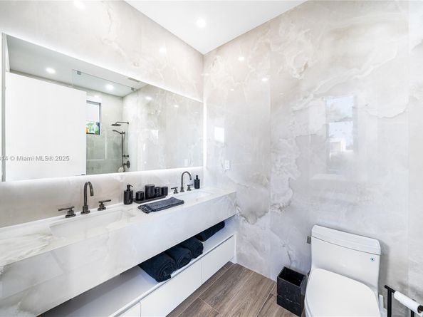 450 W 62nd St, Miami Beach FL 33140