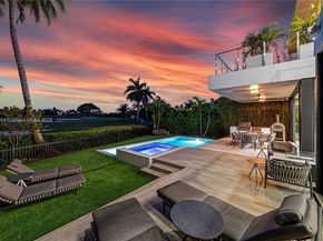450 W 62nd St, Miami Beach FL 33140