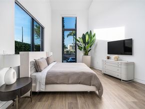 450 W 62nd St, Miami Beach FL 33140