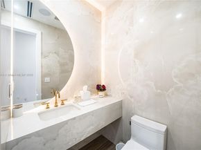 450 W 62nd St, Miami Beach FL 33140