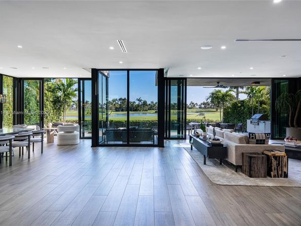 450 W 62nd St, Miami Beach FL 33140