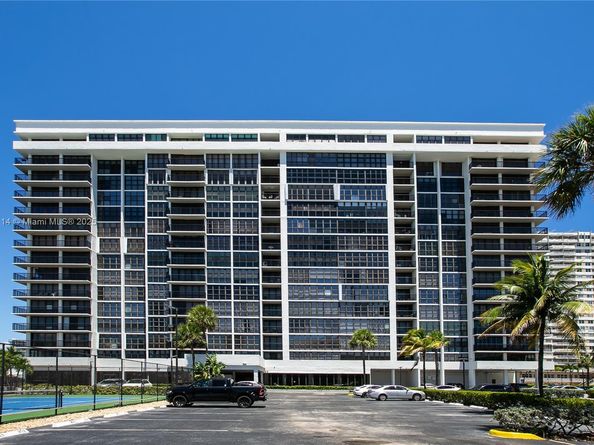2017 S Ocean Dr 1008, Hallandale Beach FL 33009