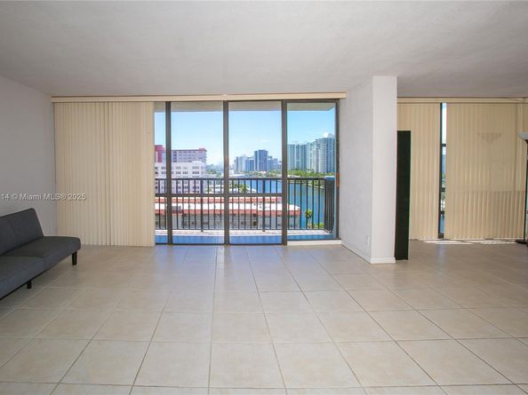 2017 S Ocean Dr 1008, Hallandale Beach FL 33009