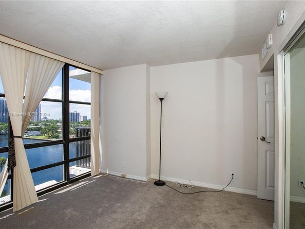 2017 S Ocean Dr 1008, Hallandale Beach FL 33009