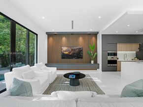 1780 Chucunantah Rd, Miami FL 33133