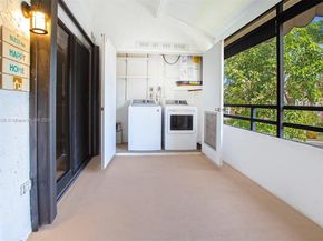 20110 NE 3rd Ct 8, Miami FL 33179