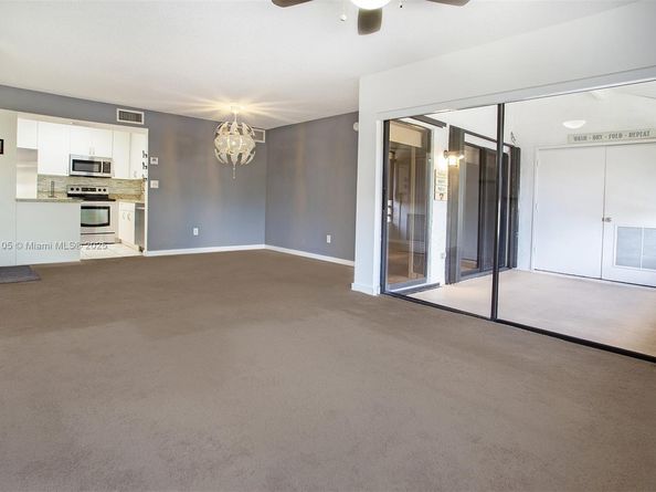20110 NE 3rd Ct 8, Miami FL 33179