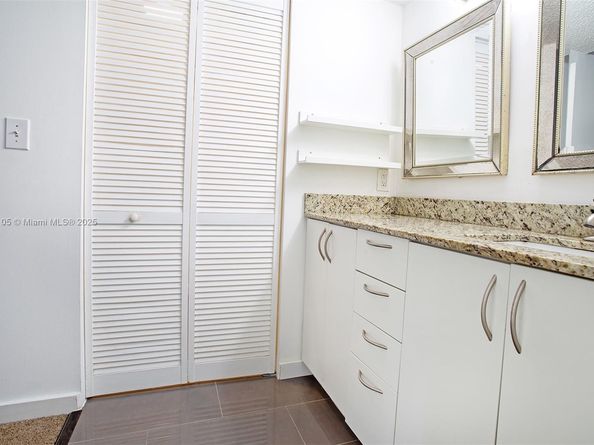 20110 NE 3rd Ct 8, Miami FL 33179