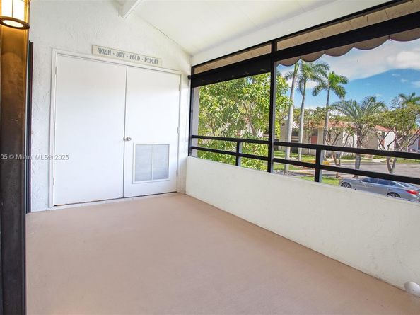 20110 NE 3rd Ct 8, Miami FL 33179