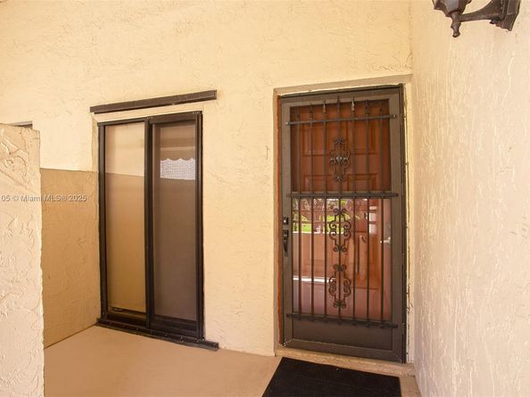 20110 NE 3rd Ct 8, Miami FL 33179