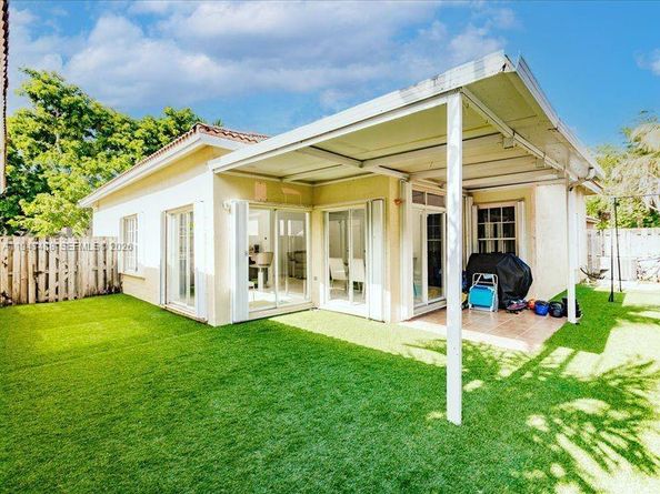 21475 SW 90th Pl, Cutler Bay FL 33189