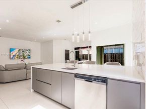 21475 SW 90th Pl, Cutler Bay FL 33189