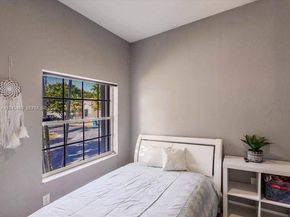 21475 SW 90th Pl, Cutler Bay FL 33189