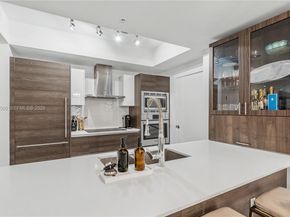 301 Altara Ave 822, Coral Gables FL 33146