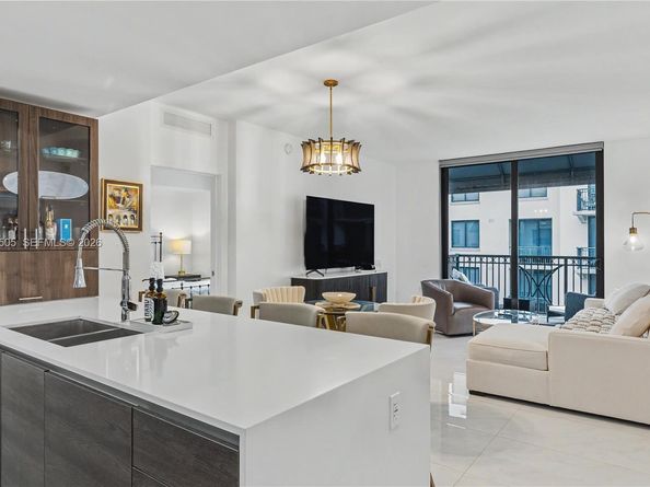 301 Altara Ave 822, Coral Gables FL 33146