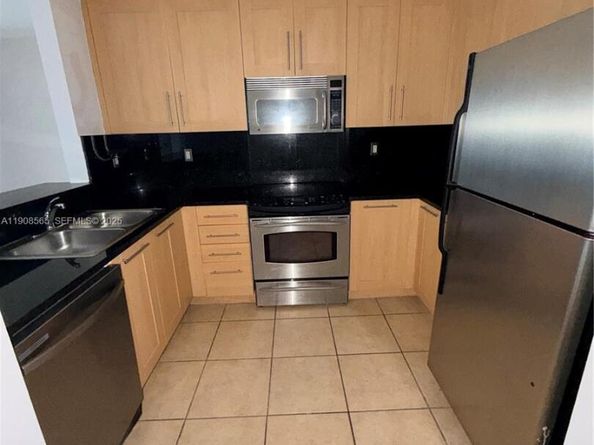 511 SE 5th Ave 806, Fort Lauderdale FL 33301