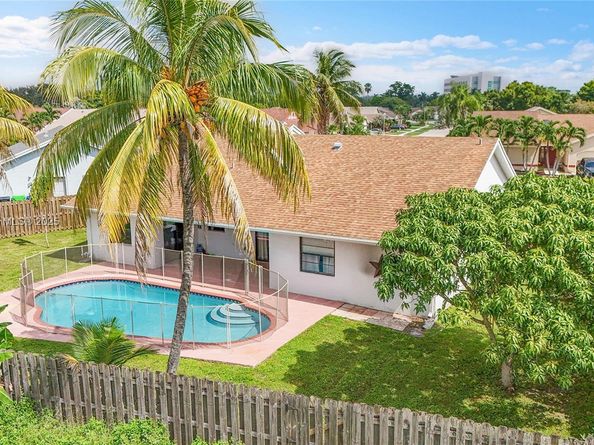 3113 NW 107th Dr, Sunrise FL 33351