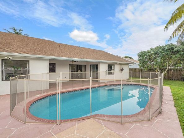 3113 NW 107th Dr, Sunrise FL 33351