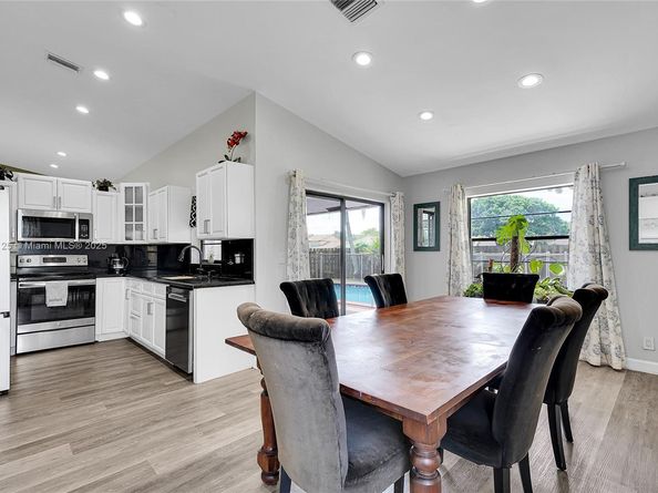 3113 NW 107th Dr, Sunrise FL 33351