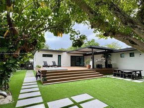 641 Nightingale Ave, Miami Springs FL 33166
