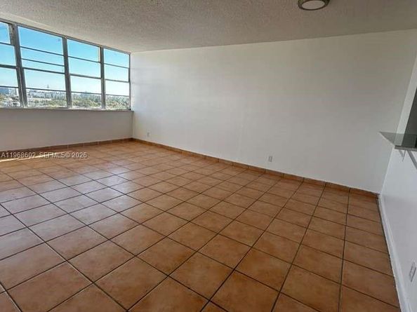 2025 NE 164th St 918, North Miami Beach FL 33162