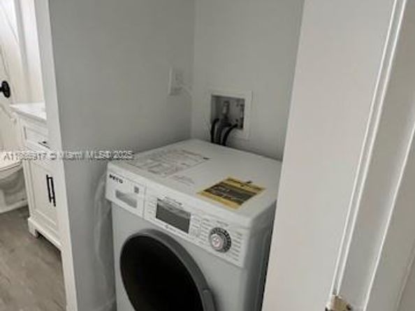 1780 NE 191st St 8112, Miami FL 33179