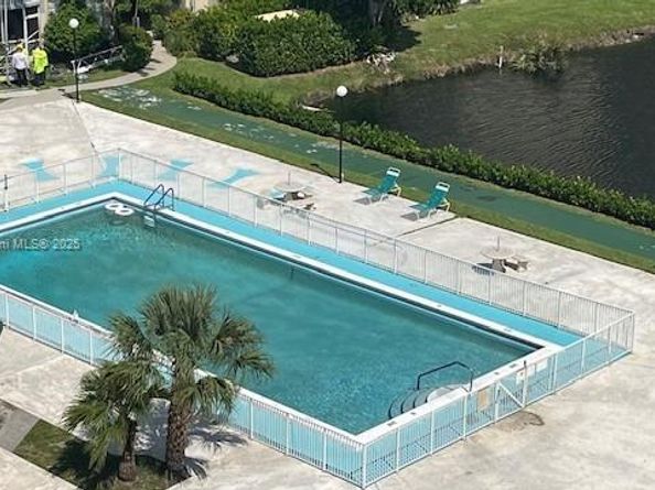 1780 NE 191st St 8112, Miami FL 33179