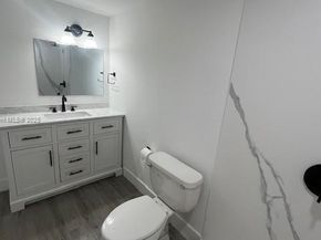 1780 NE 191st St 8112, Miami FL 33179