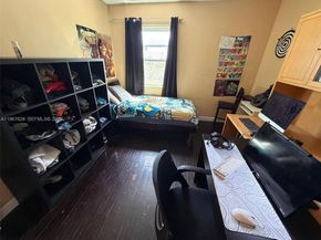 320 NW 132nd St, North Miami FL 33168