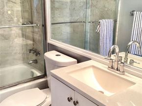 361 S Hollybrook Dr 305, Pembroke Pines FL 33025