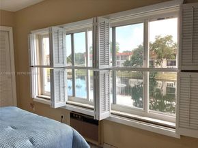 361 S Hollybrook Dr 305, Pembroke Pines FL 33025