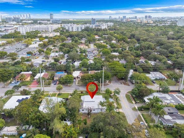 1585 NE 139th St, North Miami FL 33161