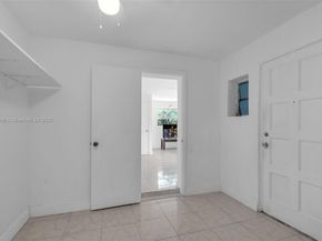 1585 NE 139th St, North Miami FL 33161