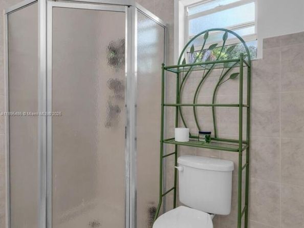 1585 NE 139th St, North Miami FL 33161