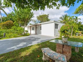 1585 NE 139th St, North Miami FL 33161