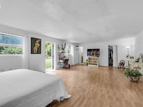 1585 NE 139th St, North Miami FL 33161