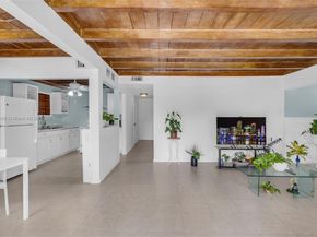 1585 NE 139th St, North Miami FL 33161