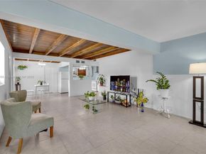 1585 NE 139th St, North Miami FL 33161