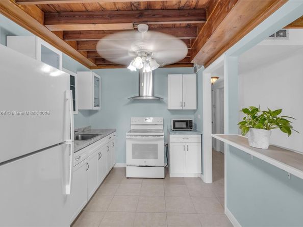 1585 NE 139th St, North Miami FL 33161