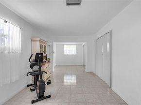 1585 NE 139th St, North Miami FL 33161