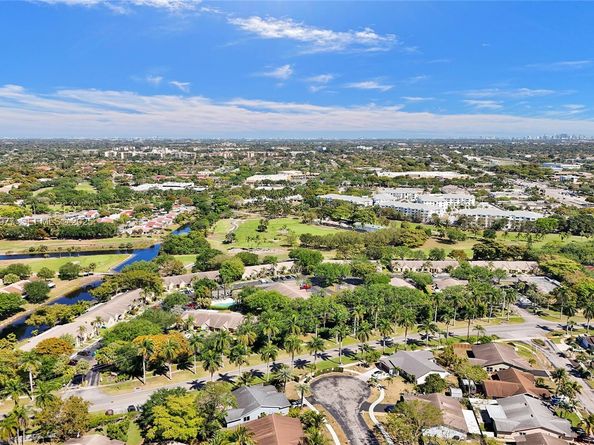 3592 NW 83rd Ln, Sunrise FL 33351