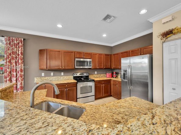 11839 SW 155th Ct, Miami FL 33196