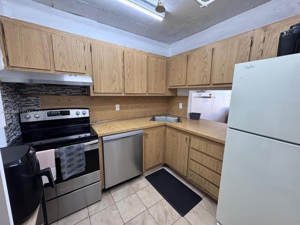 1470 NE 123rd St A1014, North Miami FL 33161