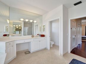 2533 Eagle Run Cir, Weston FL 33327