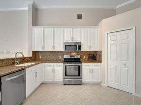 2533 Eagle Run Cir, Weston FL 33327