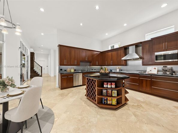 1295 Hatteras Ln, Hollywood FL 33019